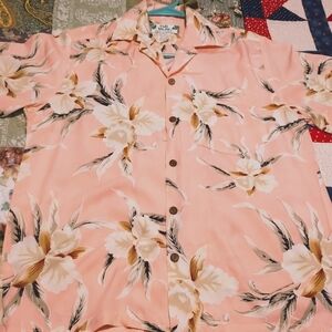Two Palms Woman's Floral Hawaii Short Sleeve Button-Up Shirt